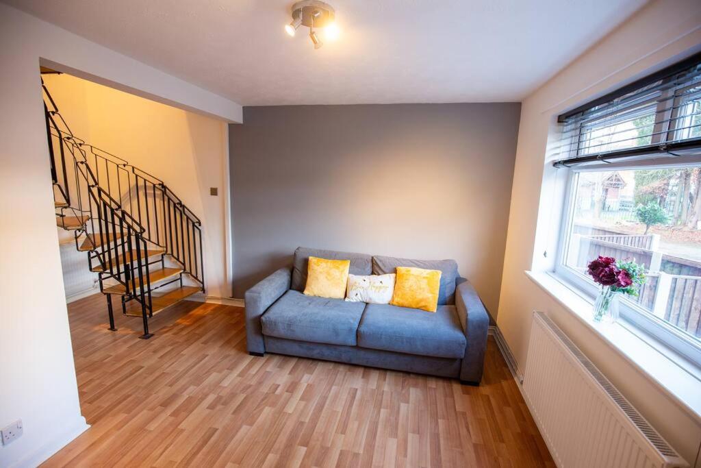 Entire 1 Bedroom House in Manchester - Bed and Breakfast