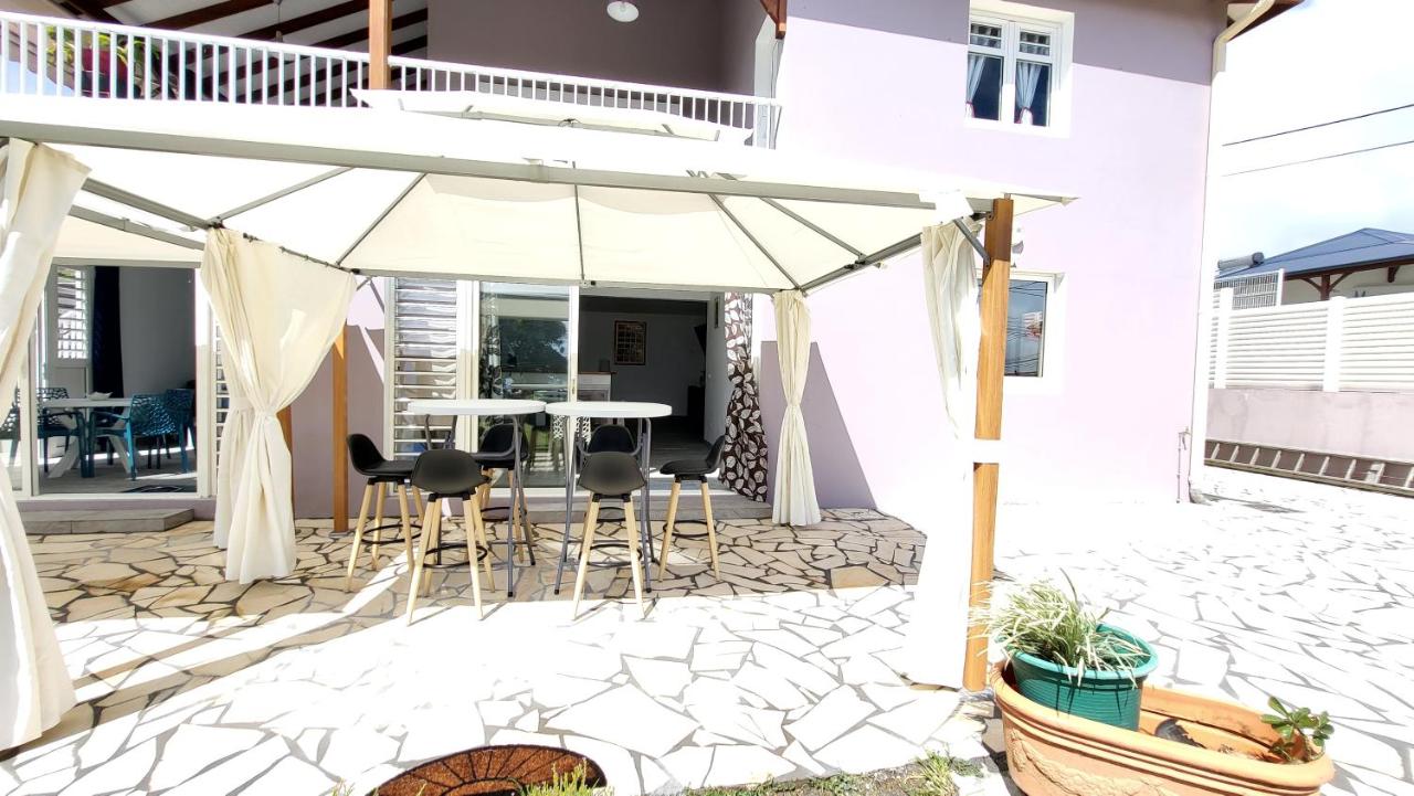 Appartement T3 Sainte-Luce - Jacuzzi Privé et Vue sur le Diamant - Bed and Breakfast Sainte-Luce