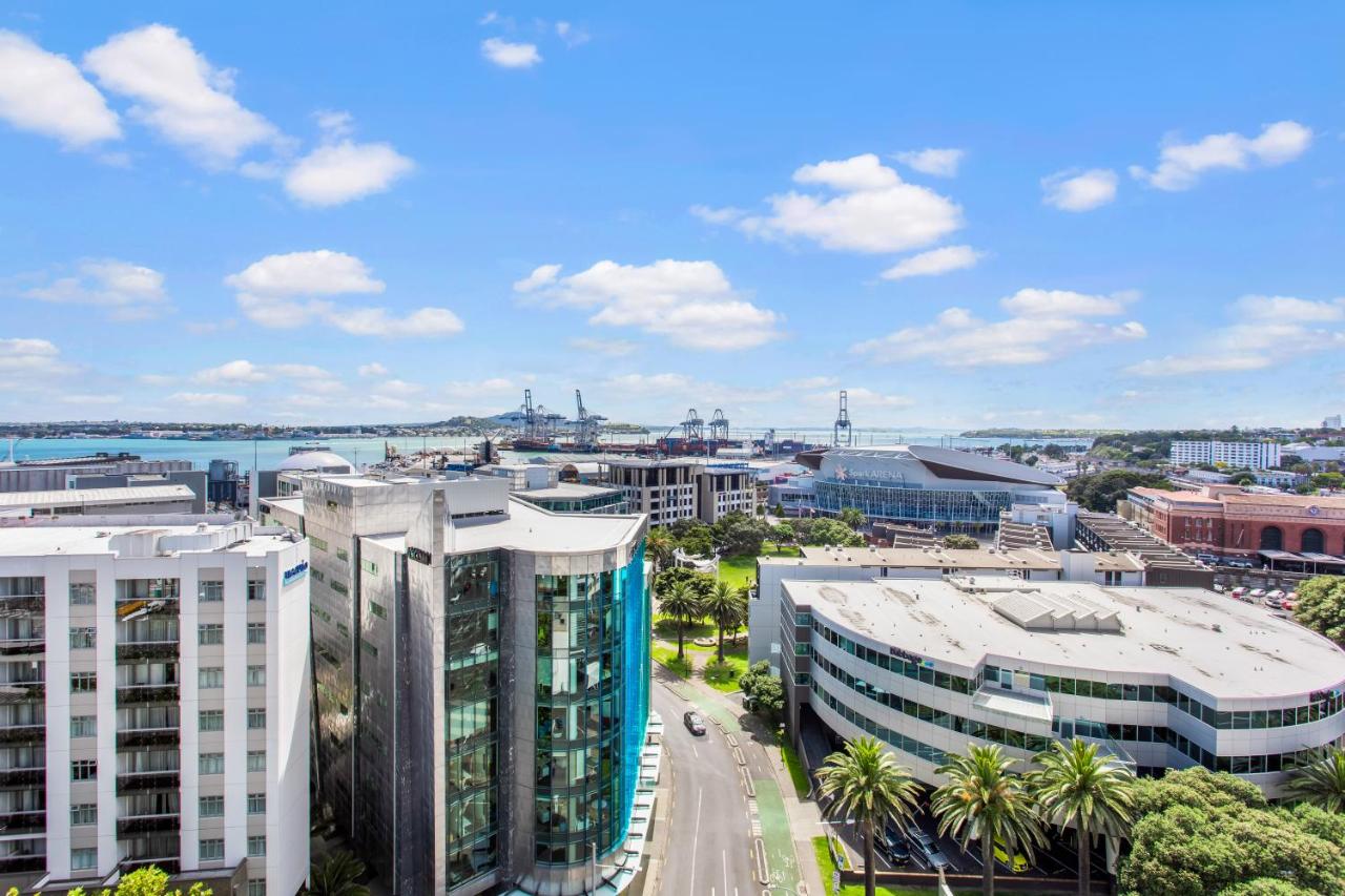 Urban Horizon with sea views and pool - B&B Auckland