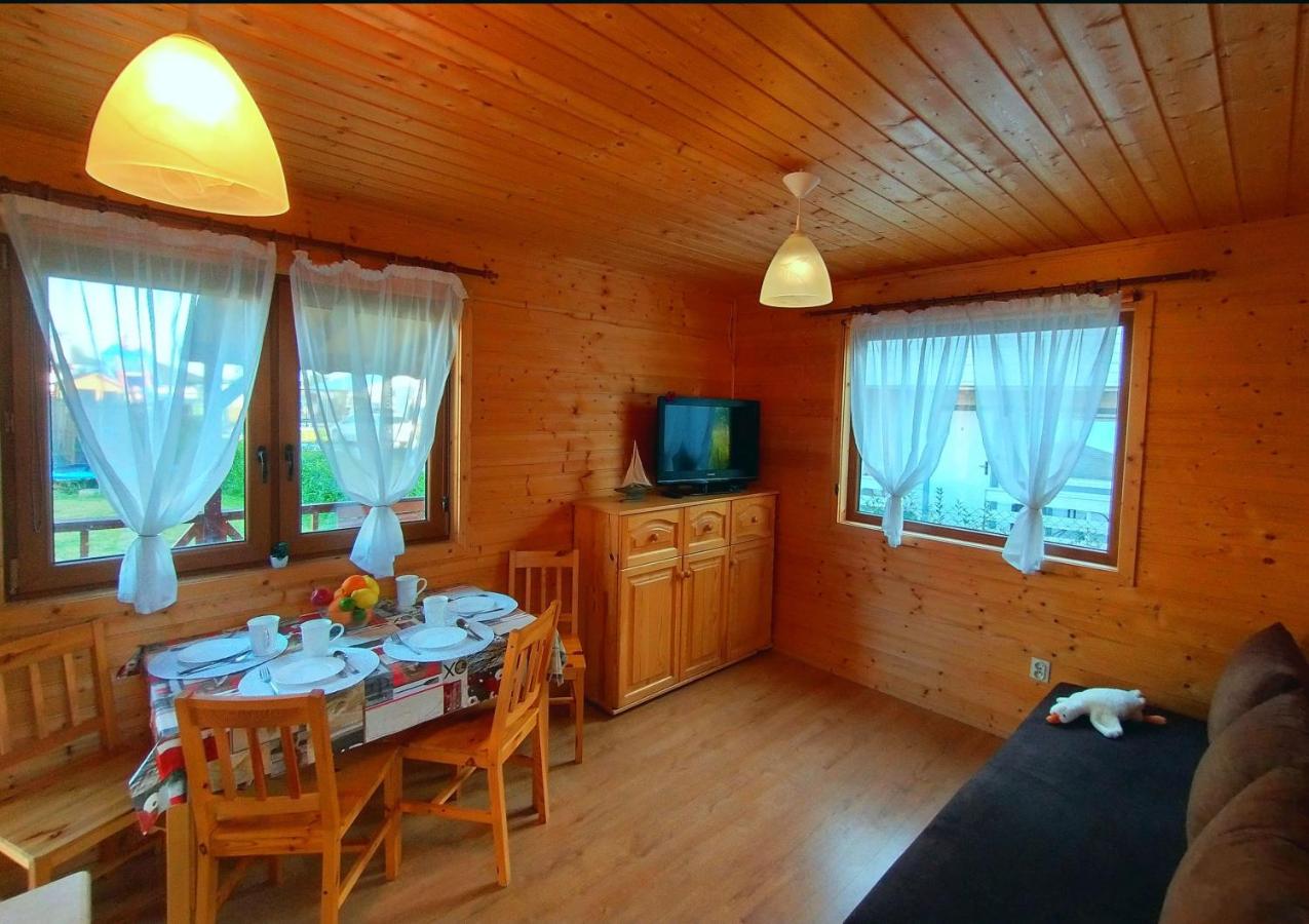 Domki przy plaży 80 m Jantar w Gąskach - B&B Gąski