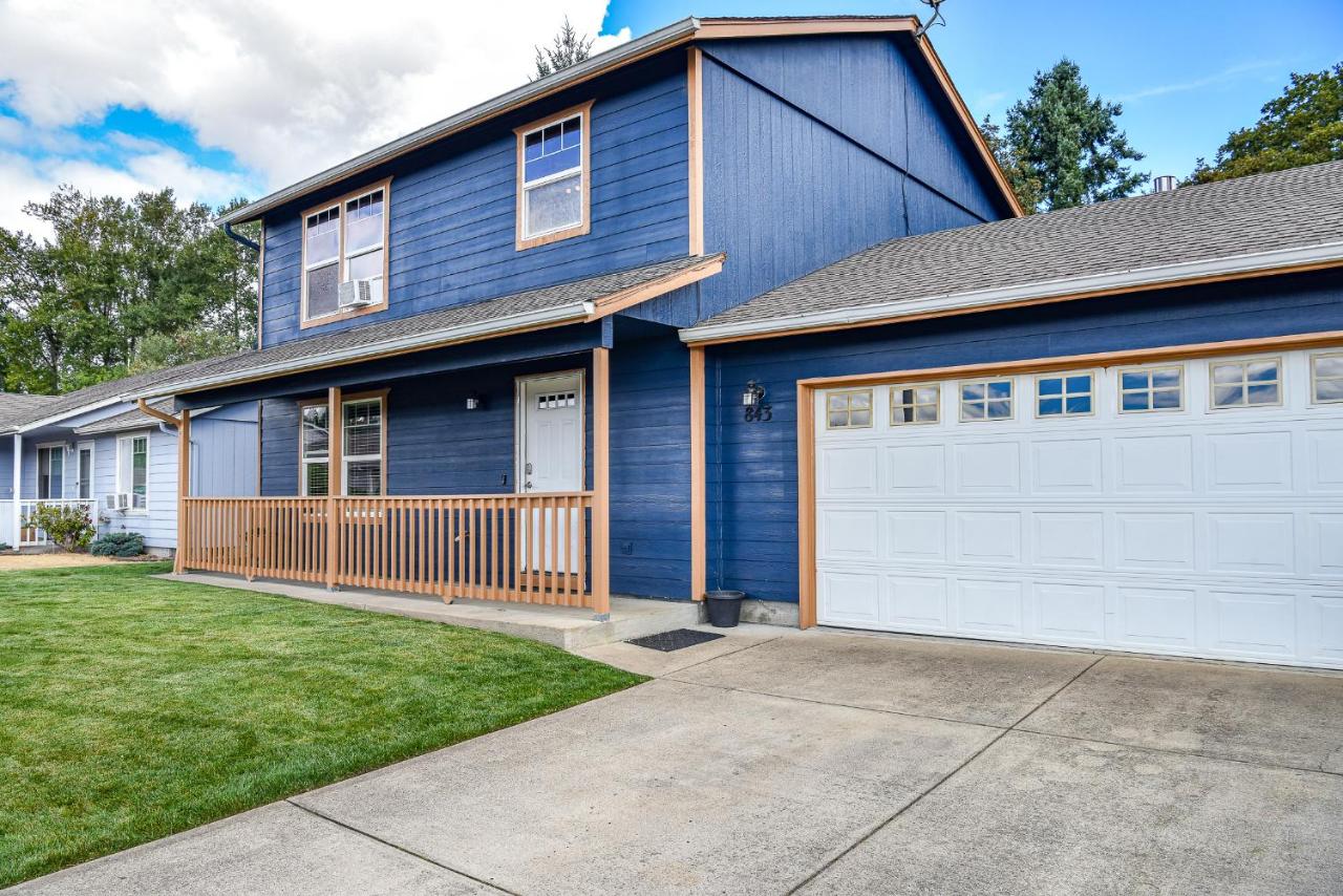 Teak- a North Albany family home - B&B