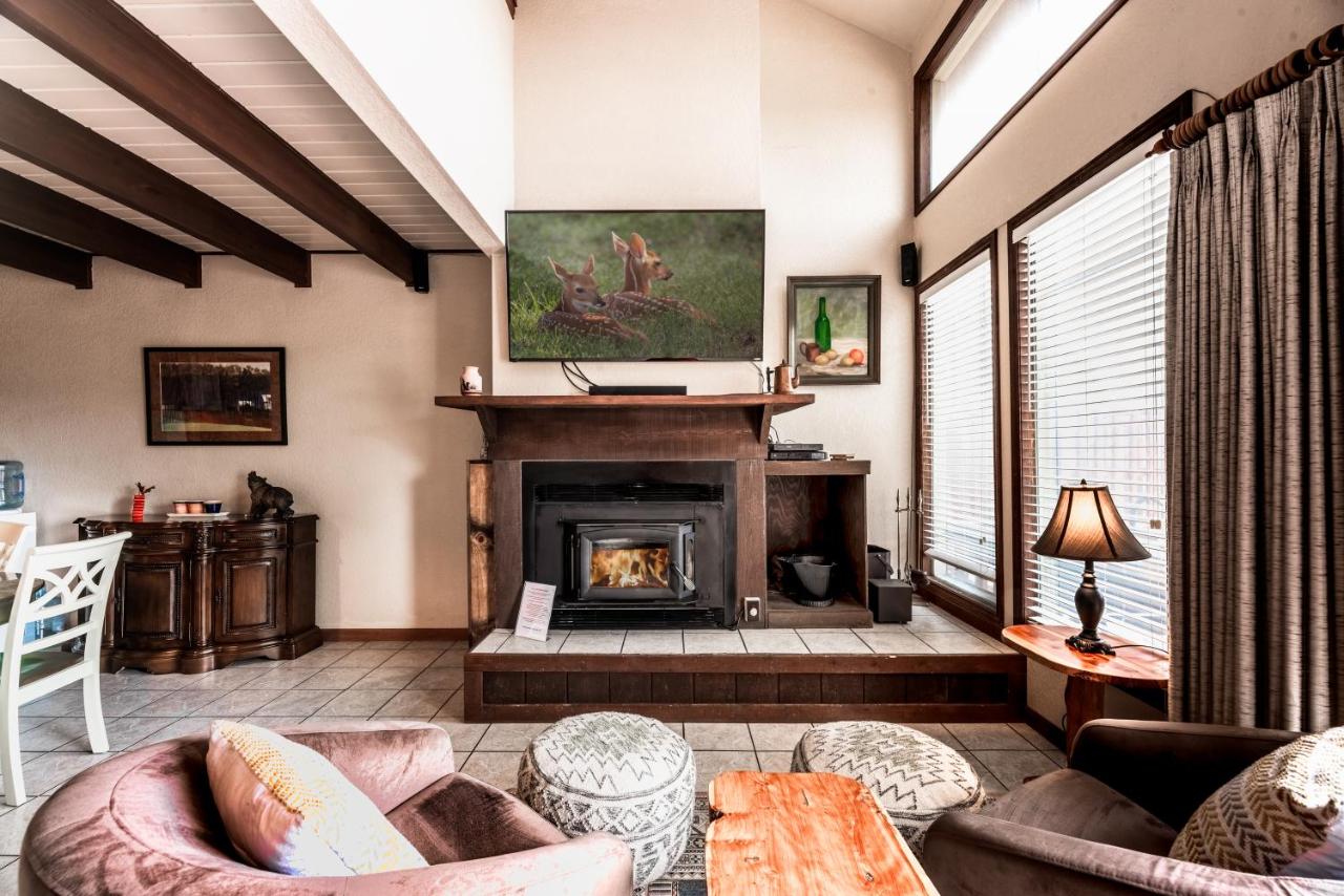 Grande View Condo: 3 Bedroom 2 Bathroom Townhome with a Game Room! - B&B Ruidoso