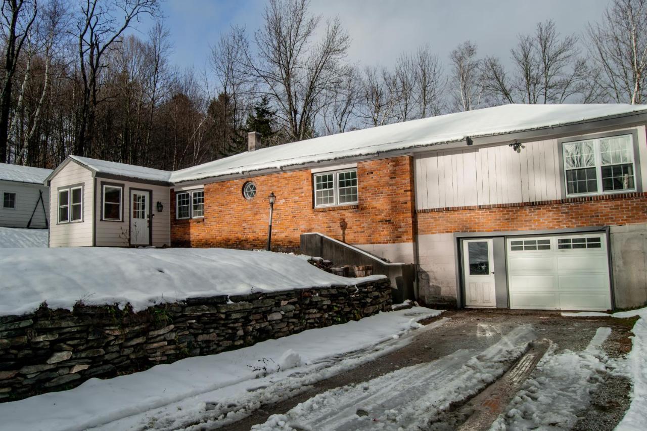 Birch House: Cozy Cabin 5 min from Okemo - B&B