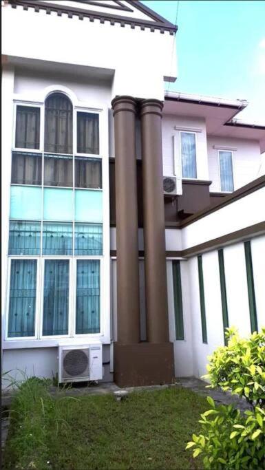 Kuching Spacious 2Storey Semi-D - Bed and Breakfast