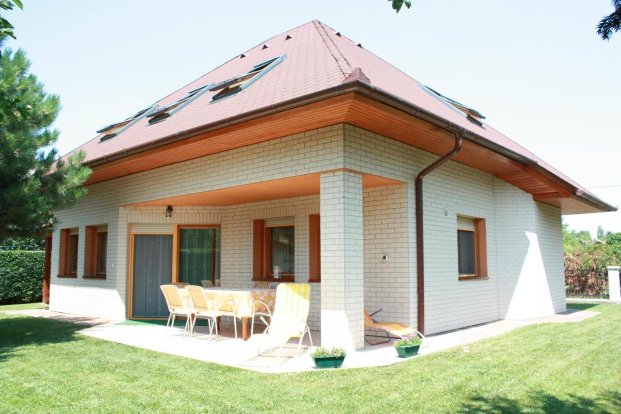 B&B Balatonalmadi - Manner villa - Bed and Breakfast Balatonalmadi