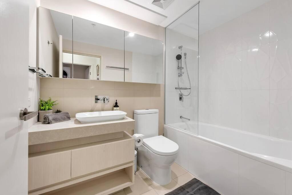 Tropical Resort ~ 2 Bed/2 Bath/1 Car ~ West End - Chambres d'hôtes Brisbane