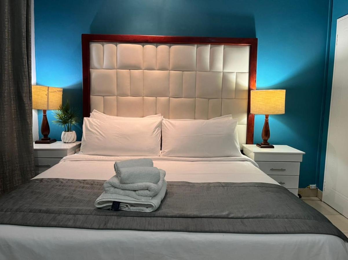 Deluxe King Suite