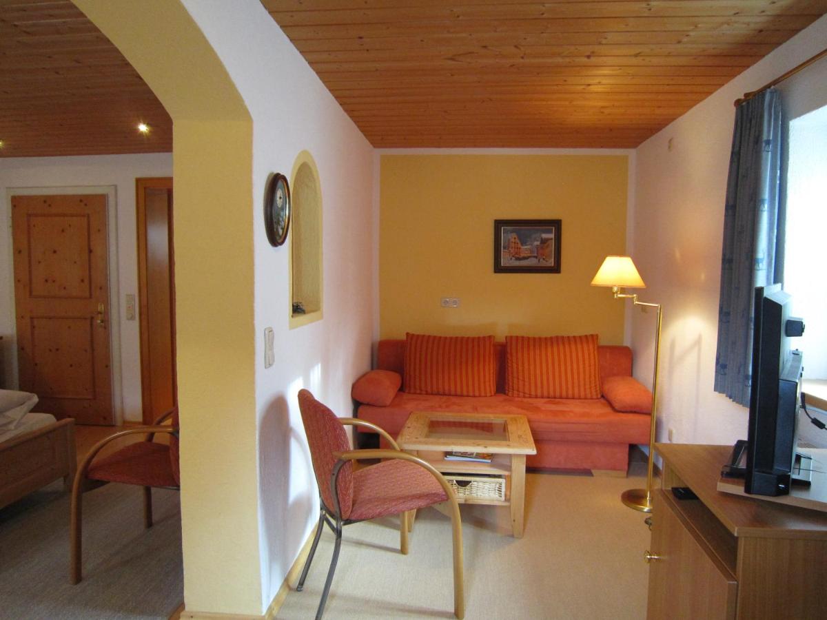 Doppelzimmer mit Gartenblick