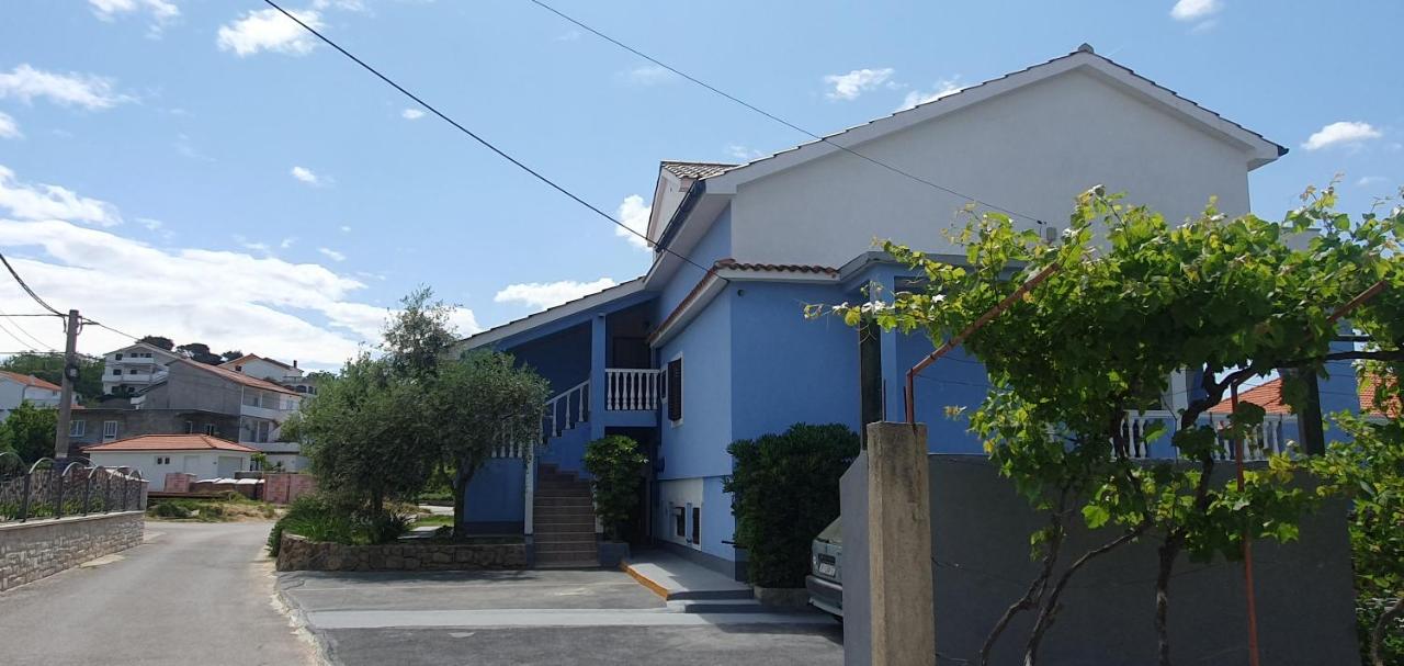 Apartamento de 1 dormitorio con balcón