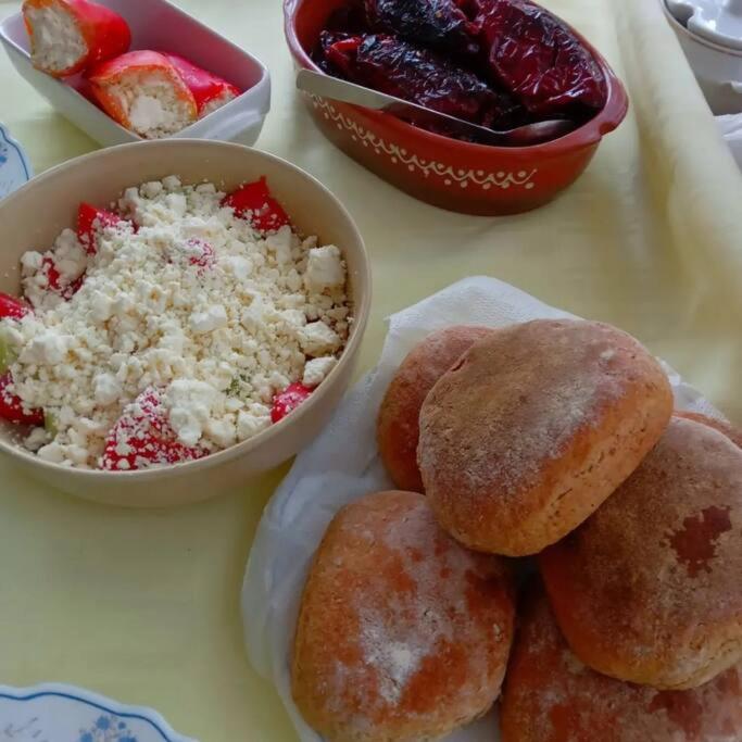 Etno smeštaj Stojadinović - Bed and Breakfast Svrljig