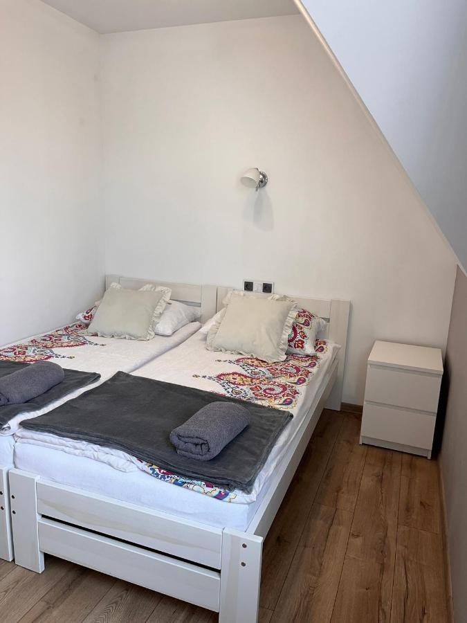 Vierpersoonskamer met Badkamer