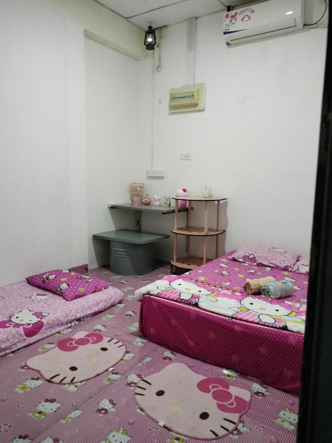 Deluxe Room (2 Adults + 1 Child)