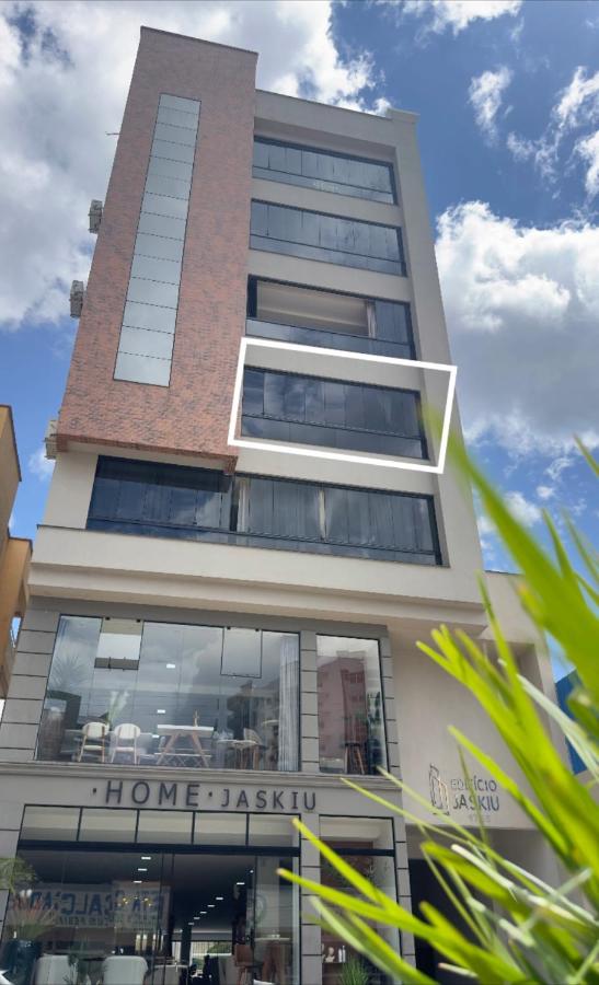 Apto Girassol - 2 Quartos, Apto moderno,confortável e de frente para avenida principal! - Ferienwohnung