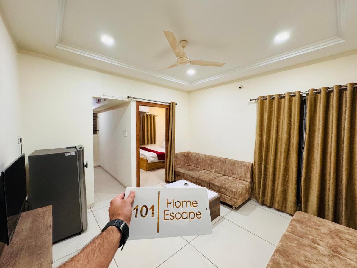 B&B Indore - Home Escape 1BHK Apartment Near Bombay Hospital - Bed and Breakfast Indore