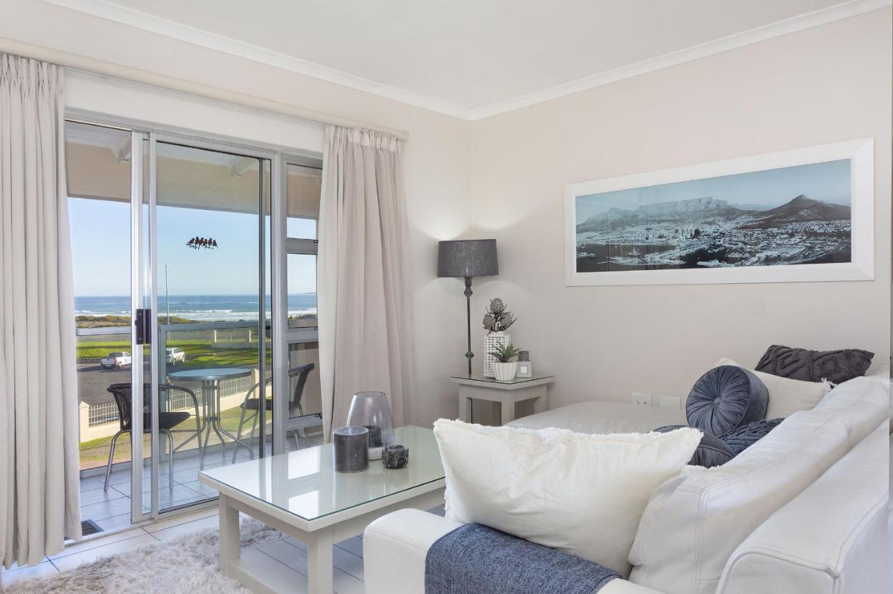 B&B Cape Town - Big Bay Beach Club 21 by HostAgents - Bed and Breakfast Cape Town