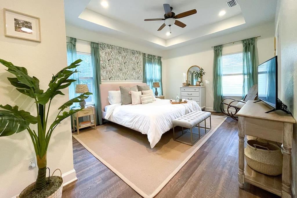 The Floridian Newly Built Dreamhome Central - Chambres d’hôtes