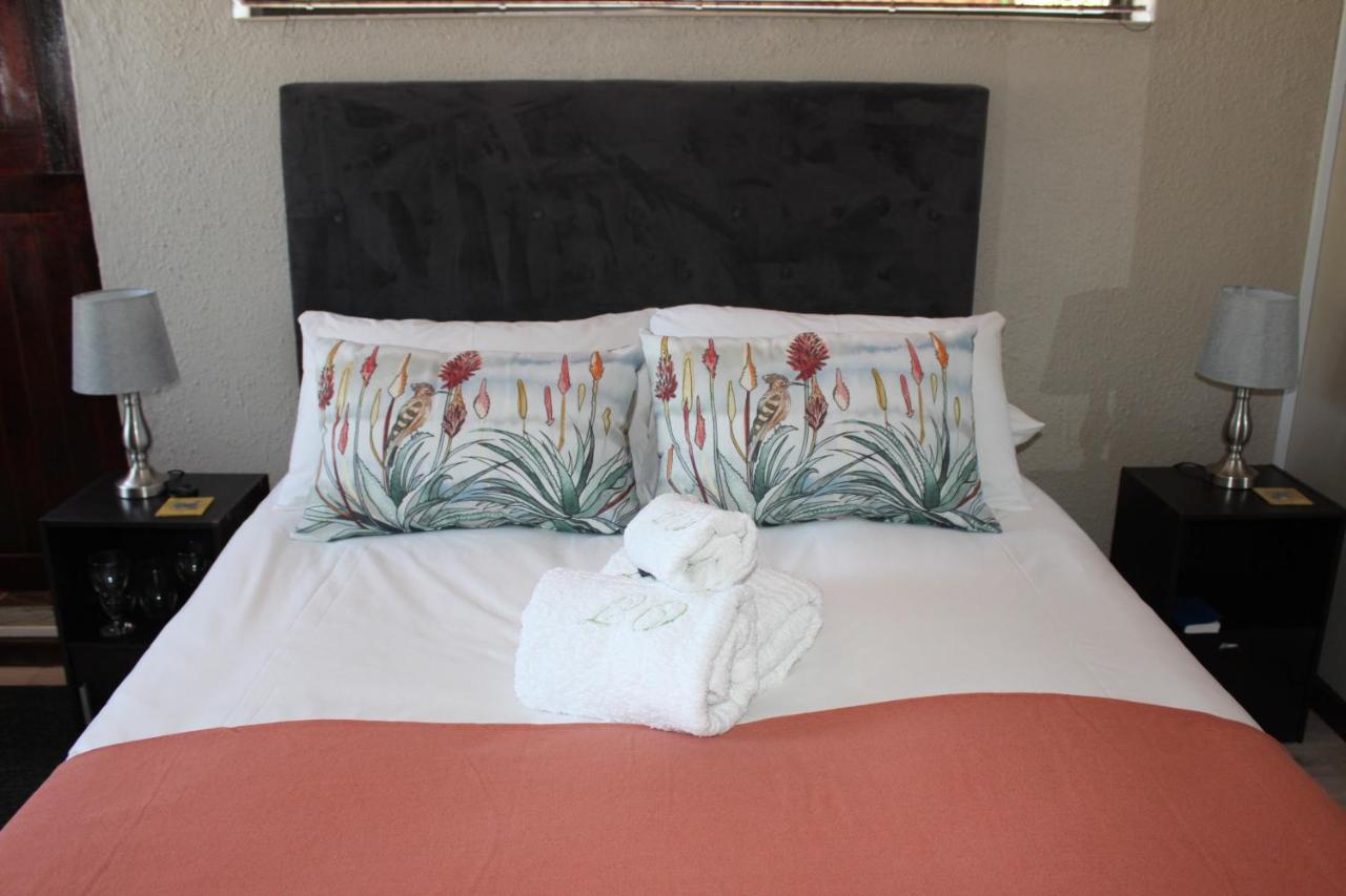 B&B Brackenfell - Amru Guesthouse B&B - Bed and Breakfast Brackenfell