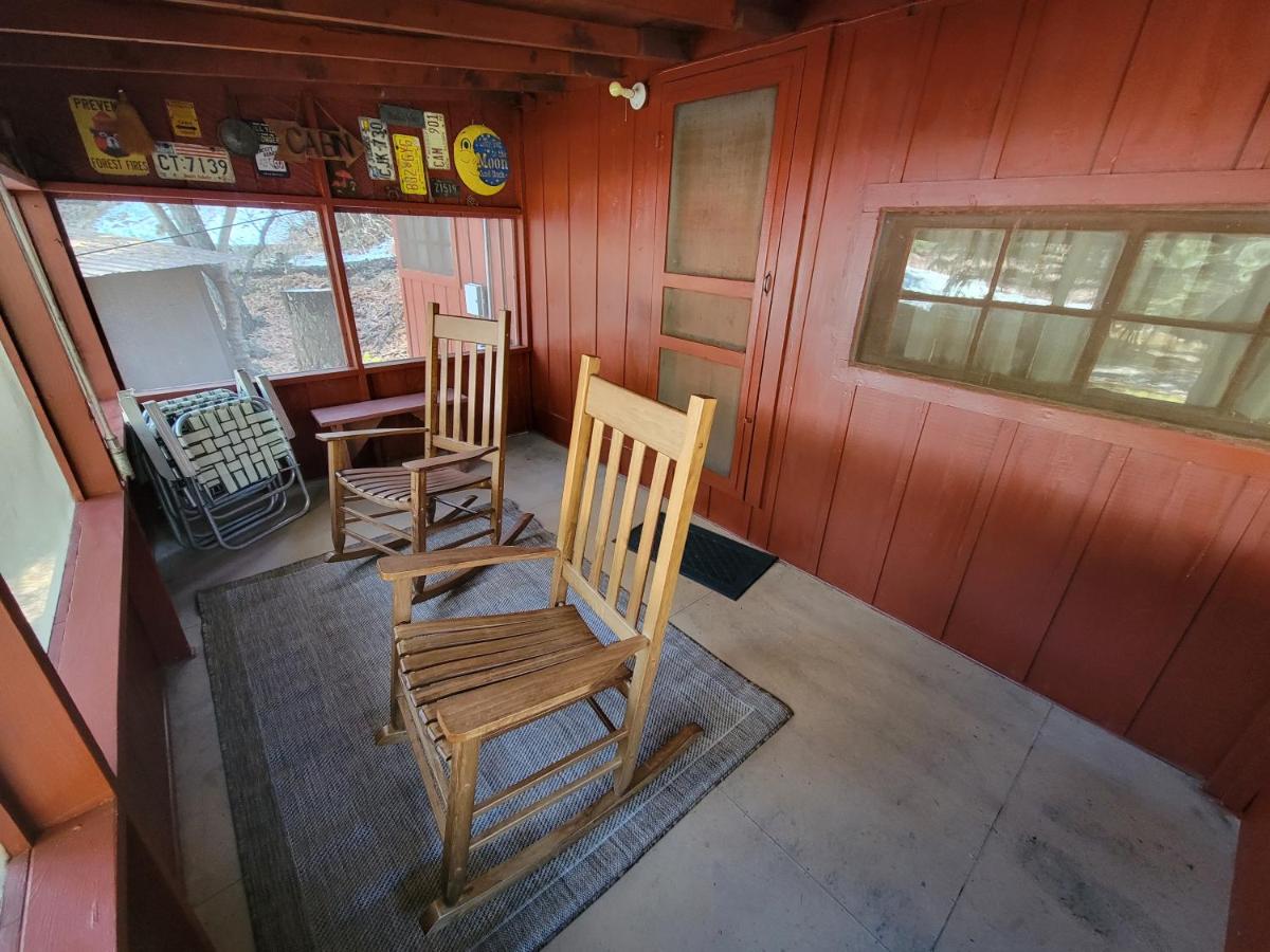 B&B Ruidoso - Little Red: Quaint Cabin in the Woods - Bed and Breakfast Ruidoso