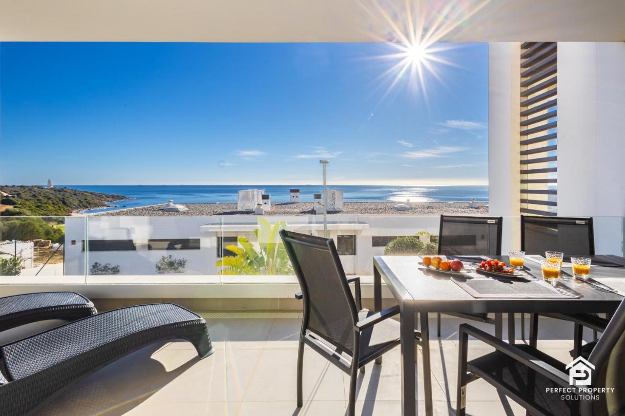 Modern apartment with sea and golf view - Bed and Breakfast Alcaidesa