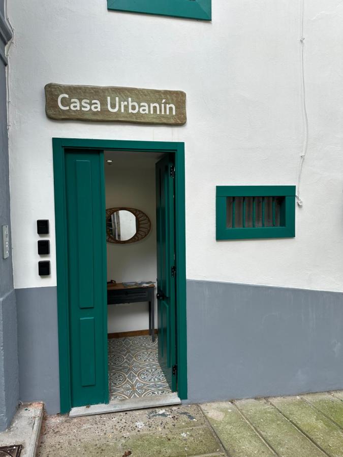 Apartamentos Urbanín I plaza ayuntamiento - Chambres d’hôtes