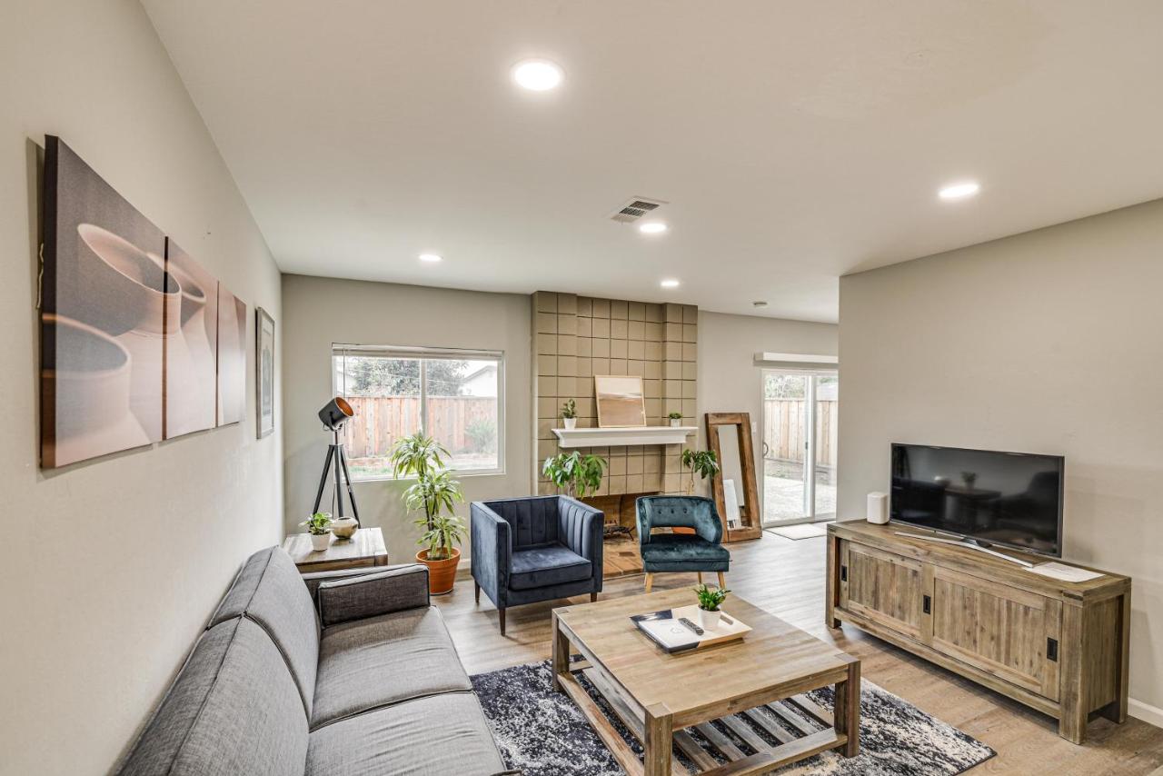 Stylish San Jose Retreat - 7 Mi to Downtown - Bed and Breakfast