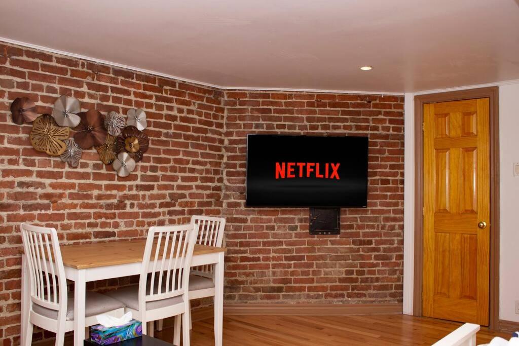 Studio & Office -Walk anywhere Downtown + Hospital - Bed and Breakfast Montréal