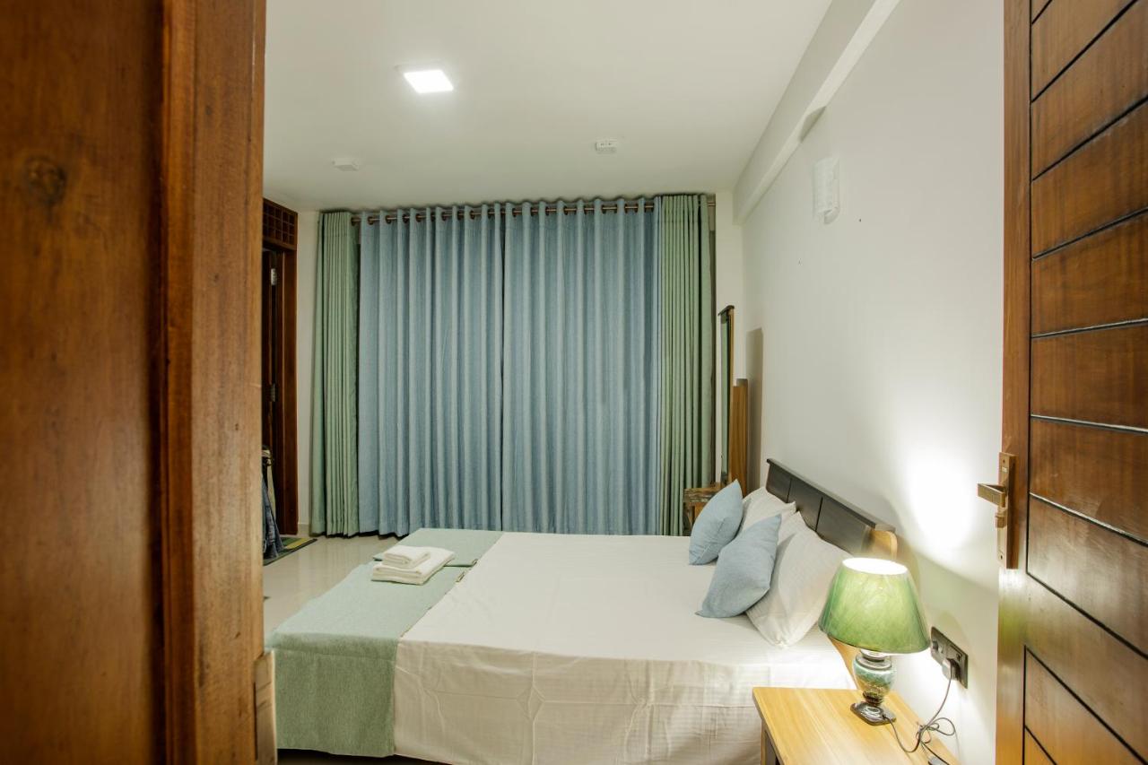 Kamer met Queensize Bed en Balkon
