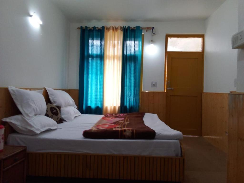 B&B Manali - iSaint's Kuteer - Bed and Breakfast Manali