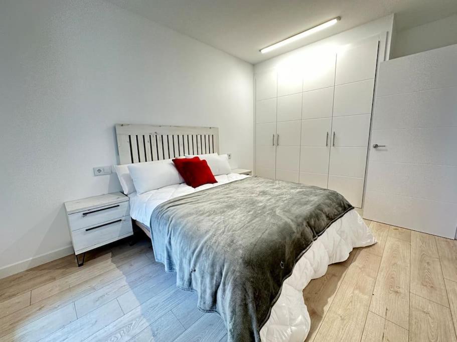 Jacinto Benavente 15, 1L con Parking gratis by YBH - B&B Vigo