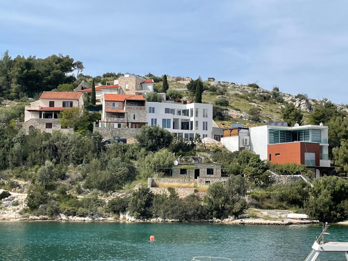 Villa Pernilla lägenheterna Rosmarin,Lavendel,Oliven - B&B Sutivan