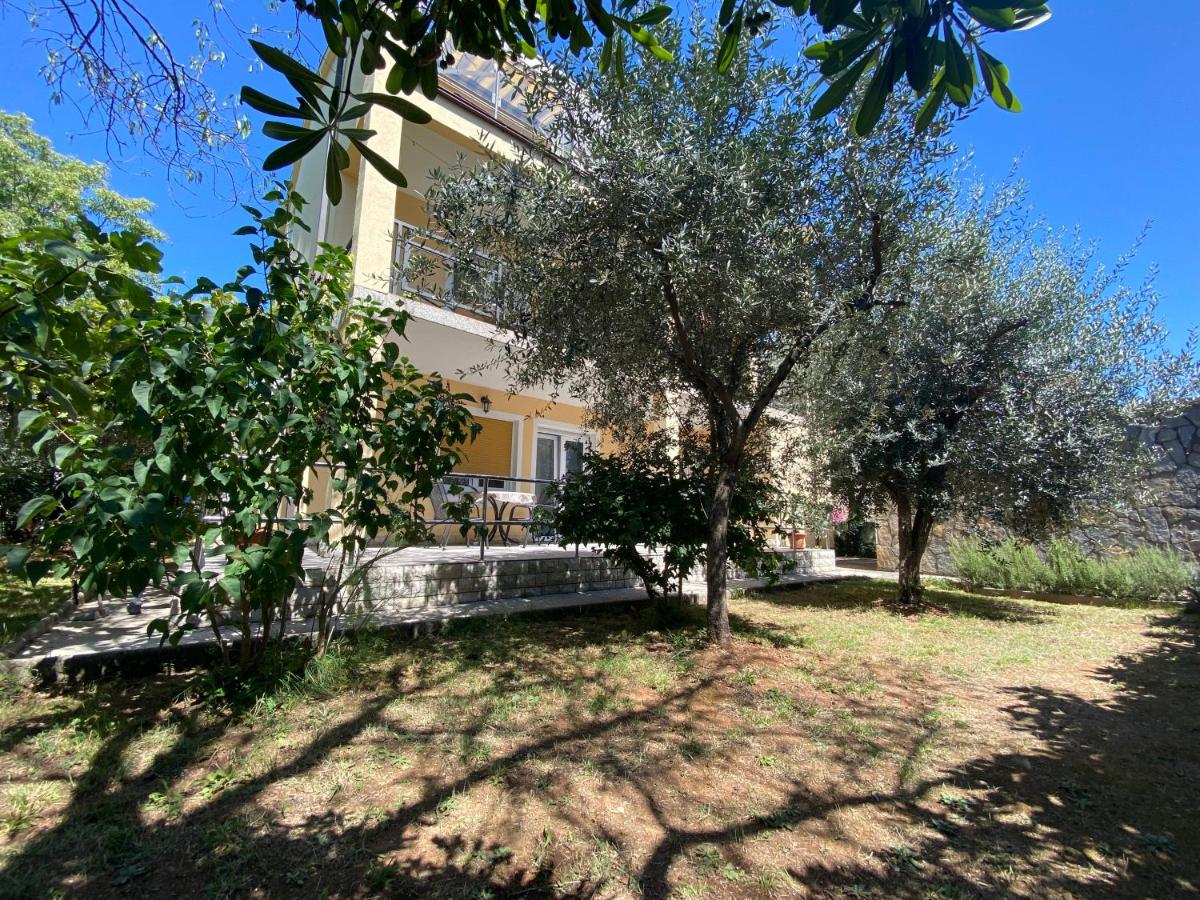 Apartments Topic & Krk central location - B&B Krk