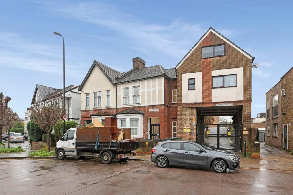 Stunning 1-bed Flat in London 20 mins from Central London - B&B