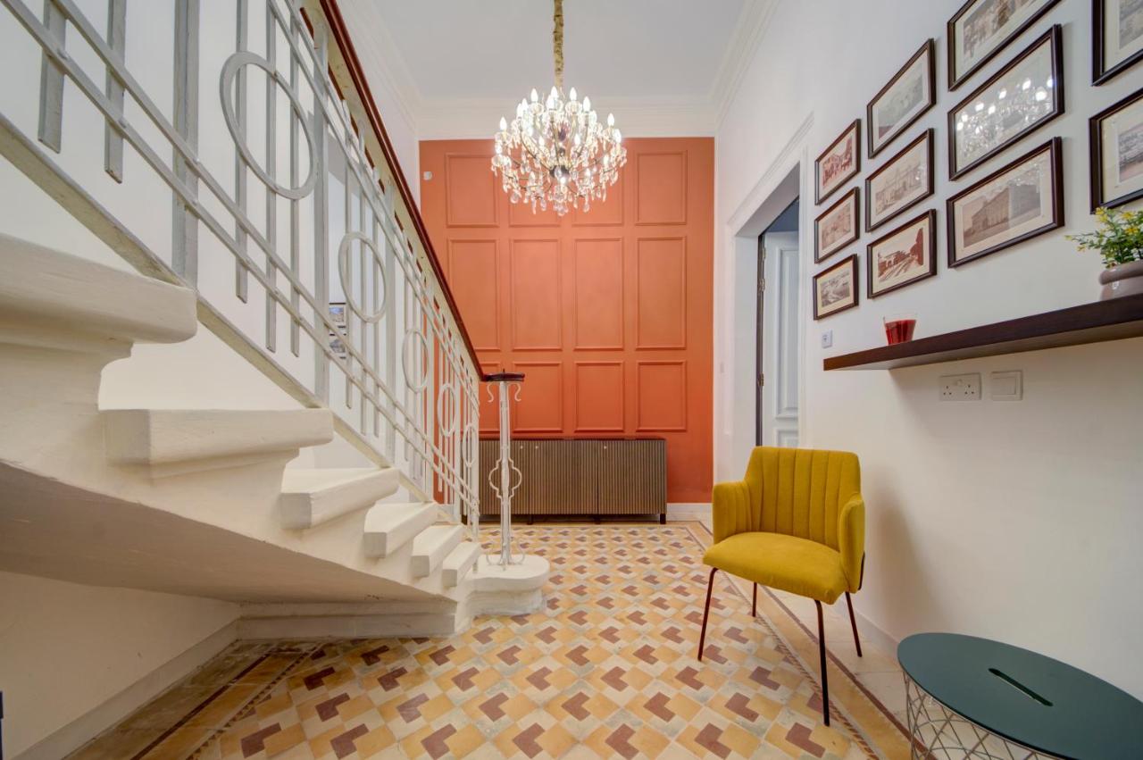 B&B Cospicua - Casa Marie, Stay in a Traditional Corner Townhouse in the 3 cities, built in 1881 - Bed and Breakfast Cospicua