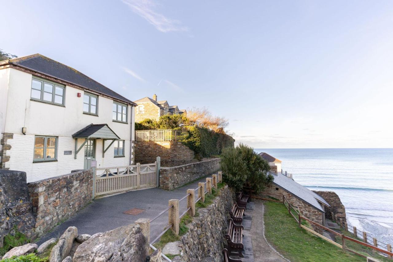 Above the Beach - Bed and Breakfast
