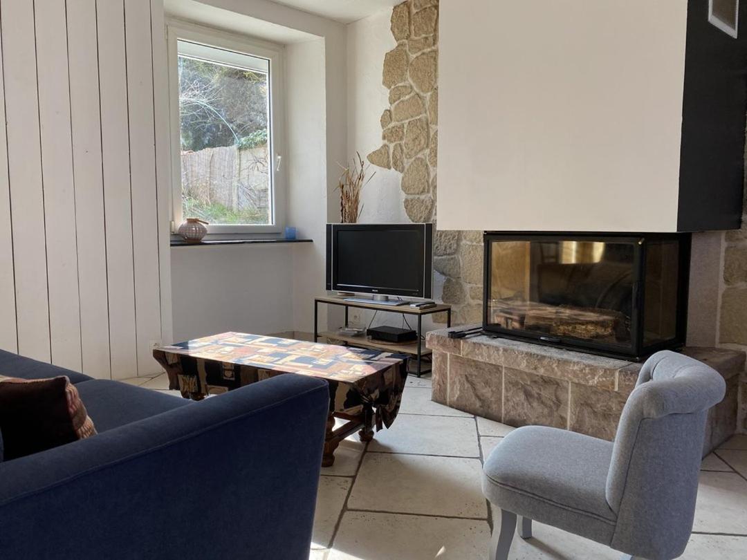 663 - Maison individuelle avec un extérieur, située en plein cœur du centre-ville d'Erquy - B&B