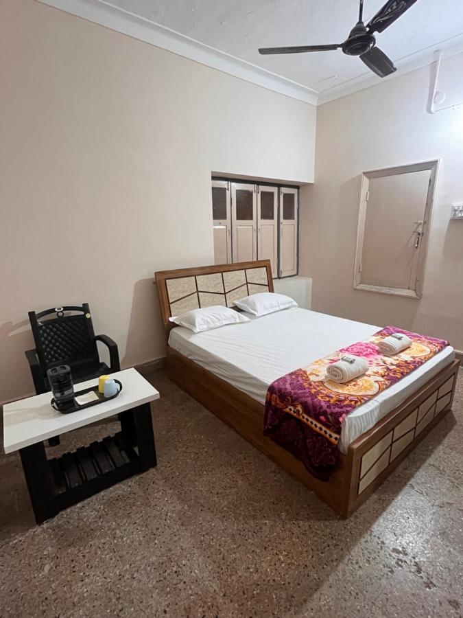 B&B Hampi - Vintage Walls Homestay - Bed and Breakfast Hampi