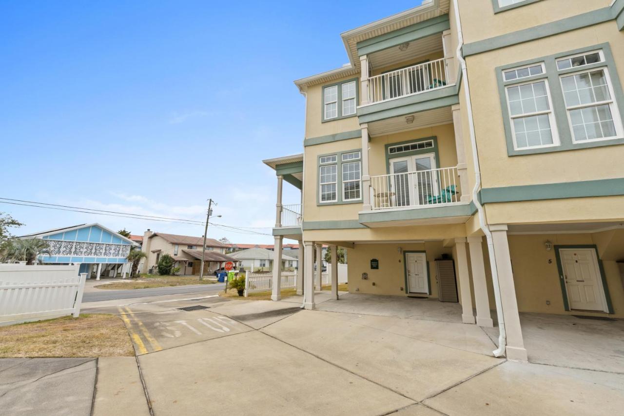 C Dreams by Book That Condo - B&B
