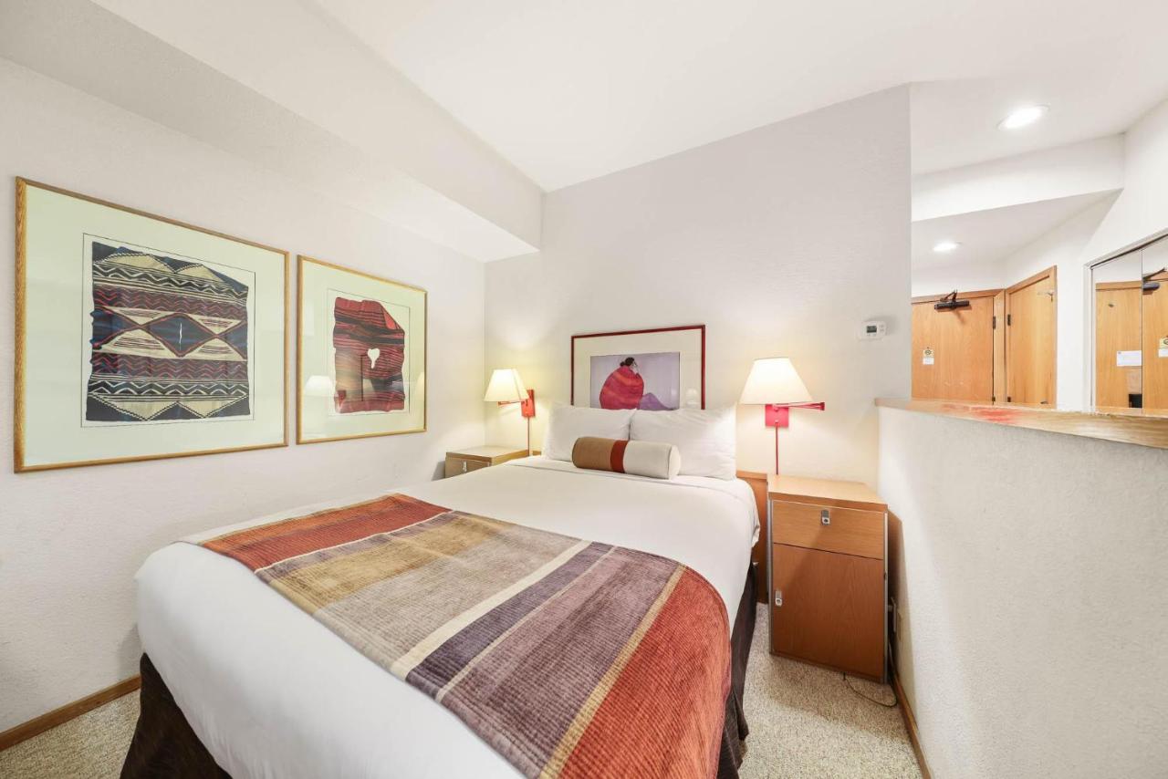 Palisades Tahoe Lodge Rentals Studio #234 - B&B