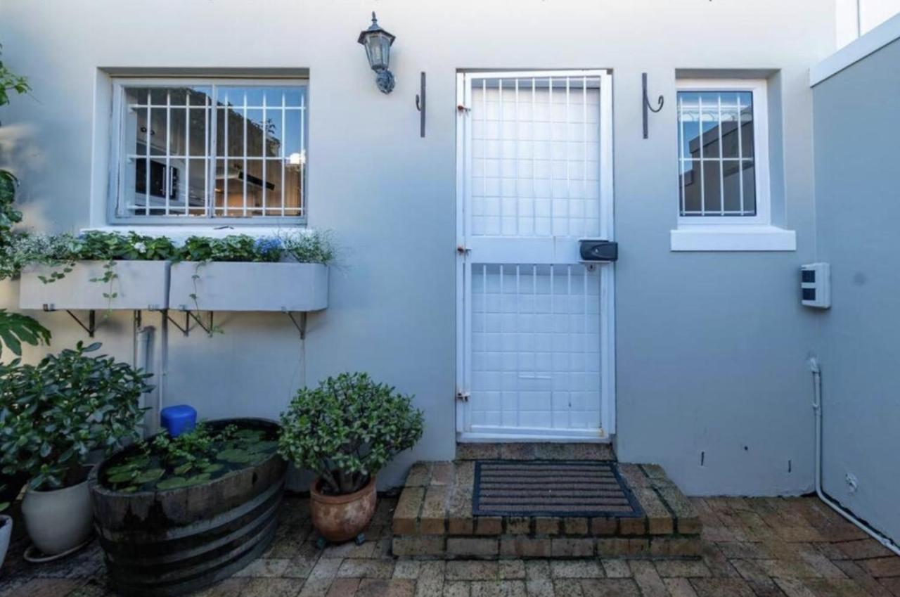 Cosy Home in Claremont - B&B