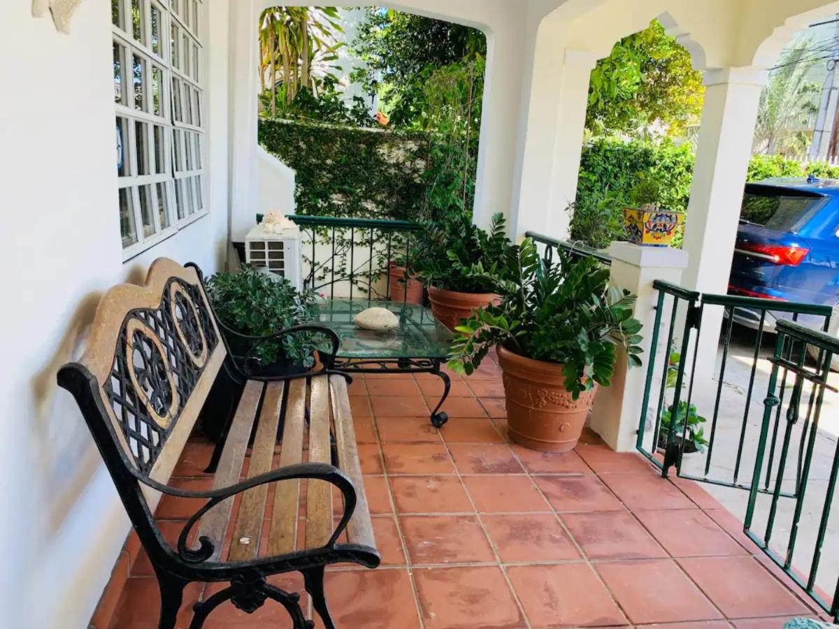 B&B San Juan - Spacious & Bright 2bd Apt, steps to sand! - 18 Down - Bed and Breakfast San Juan