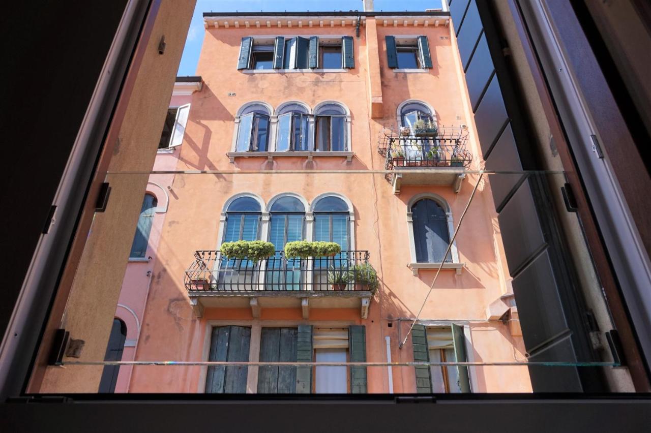 SARA S LUXURY HOME five minutes from Piazza San Marco - B&B
