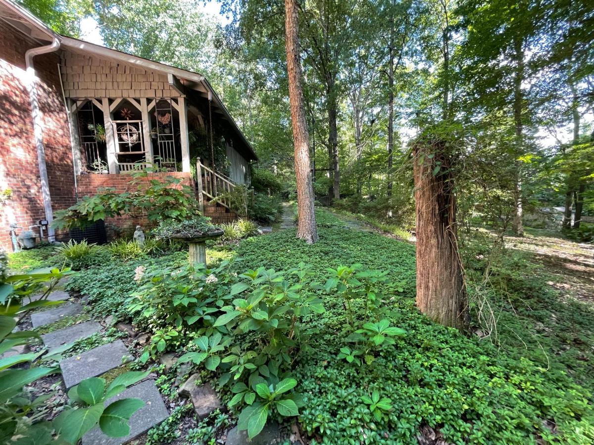 Mary's Place - Studio surrounded by nature but close to High Point - Ferienwohnung