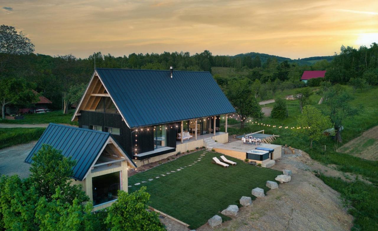 Hilltop Munteni - B&B