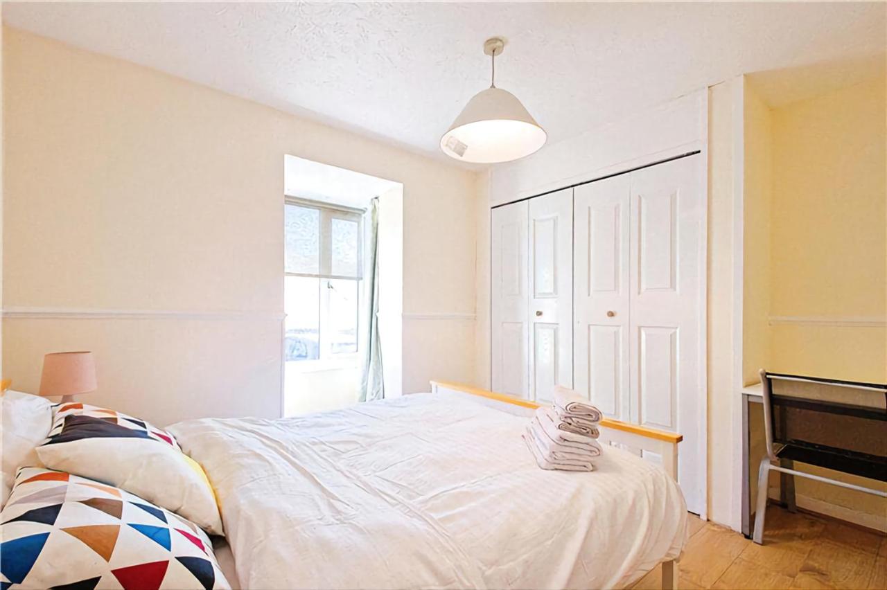 B&B Thamesmead - Manor Place Apartment Thamesmead - Bed and Breakfast Thamesmead