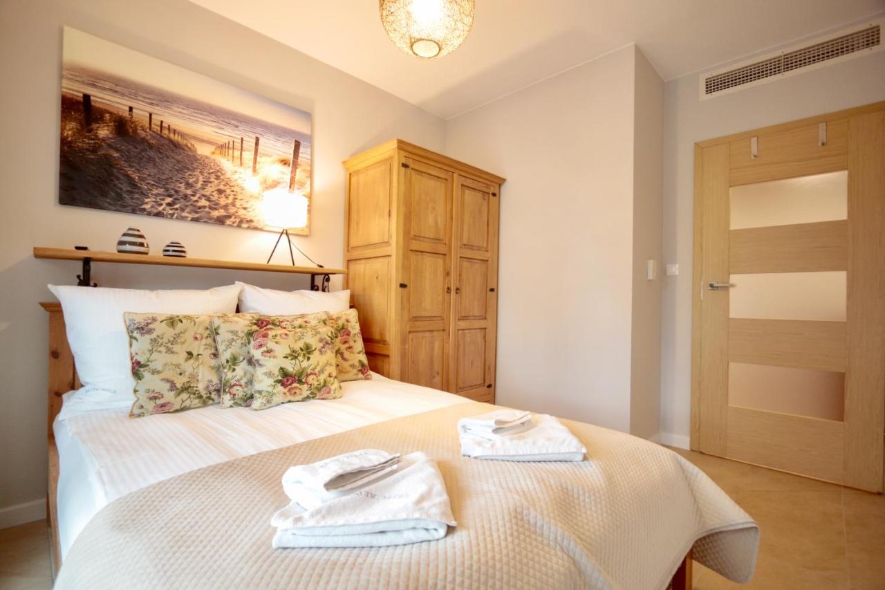 One-Bedroom Apartment with Balcony