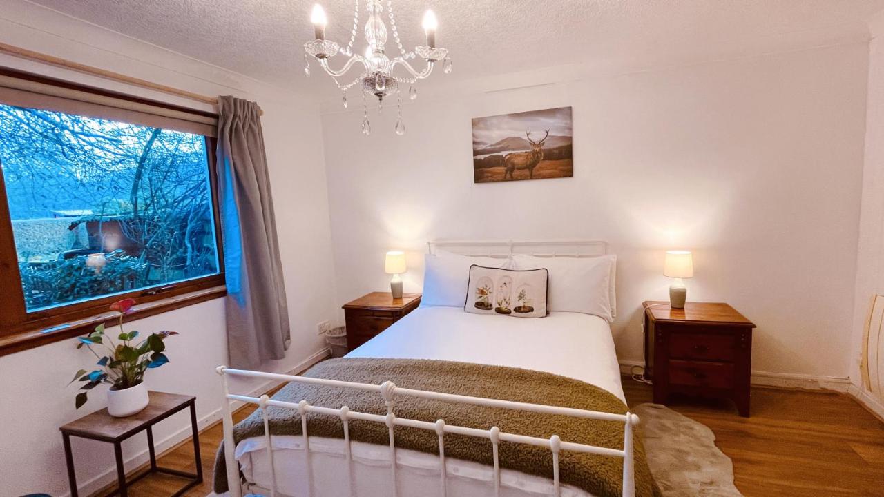 B&B Drumnadrochit - Stylish Garden Flat Near Loch Ness - Perfect Nessie Stopover - Bed and Breakfast Drumnadrochit