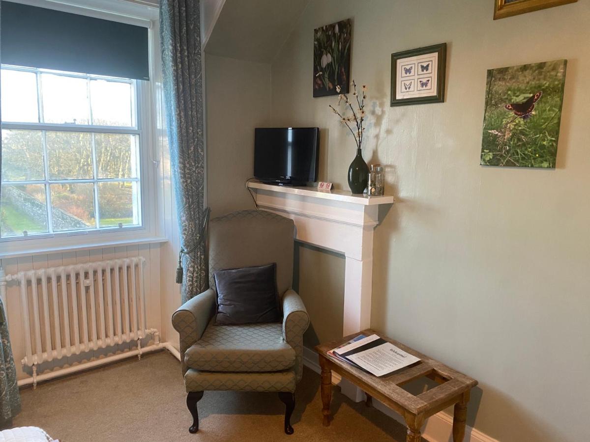 Double Room with Private Bathroom Across The Hallway