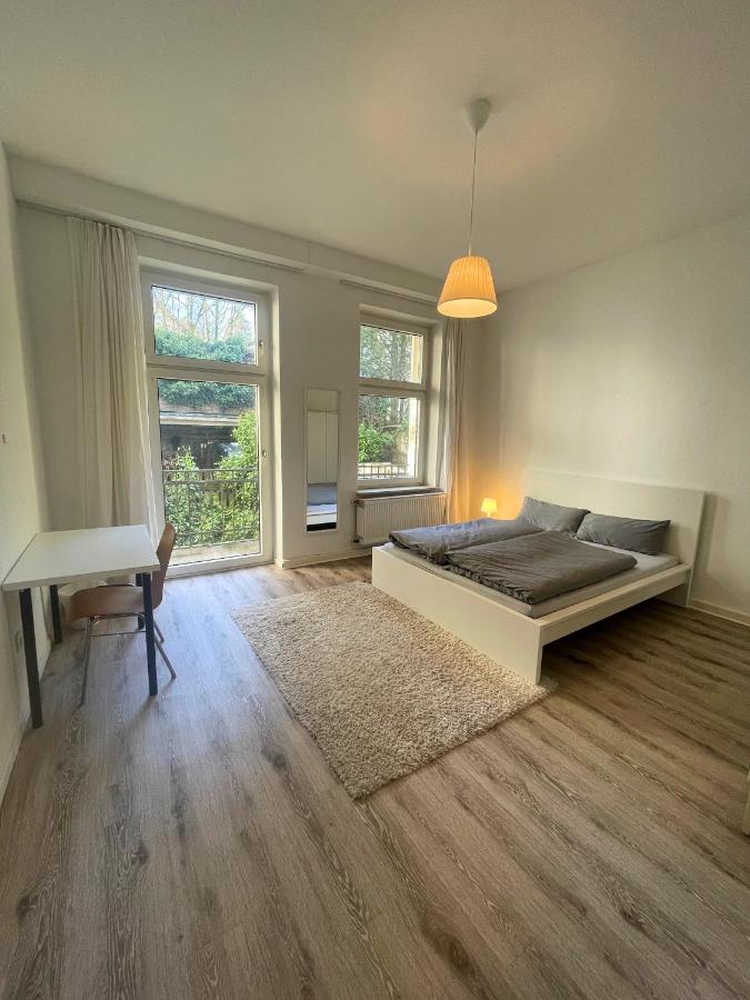 B&B Wuppertal - Altbauwohnung mit 2 Balkonen - Bed and Breakfast Wuppertal