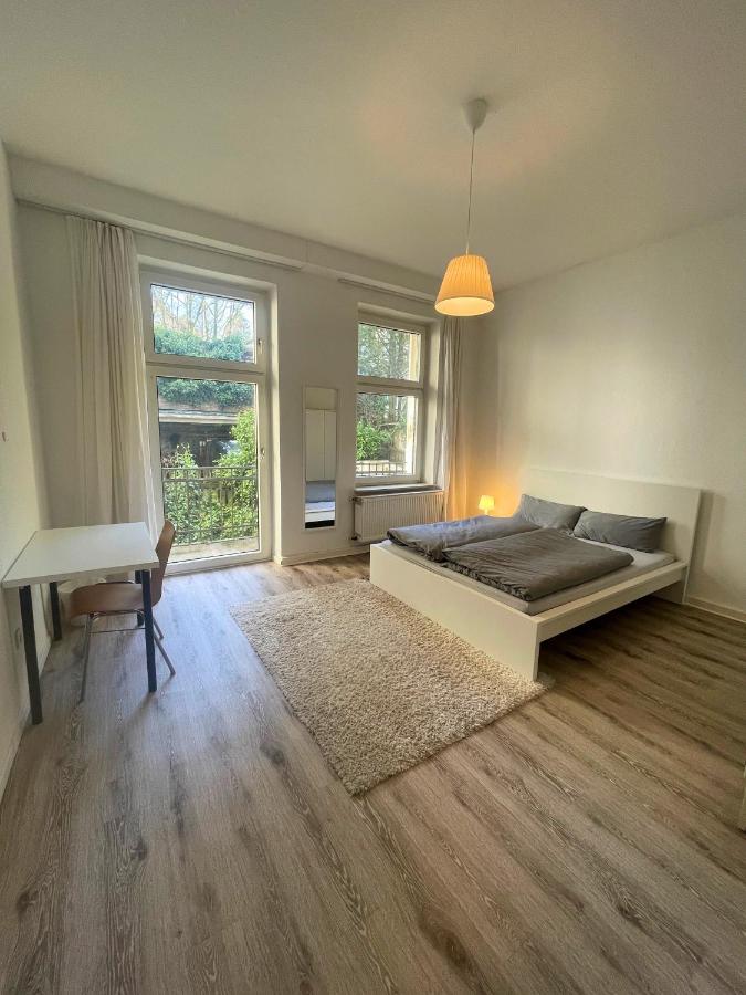 Altbauwohnung mit 2 Balkonen - B&B Wuppertal
