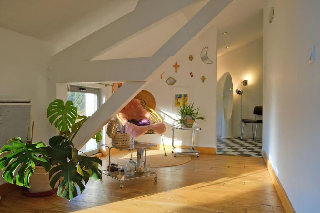 Grand appartement T2 au calme avec place de Parking privative - Ferienwohnung